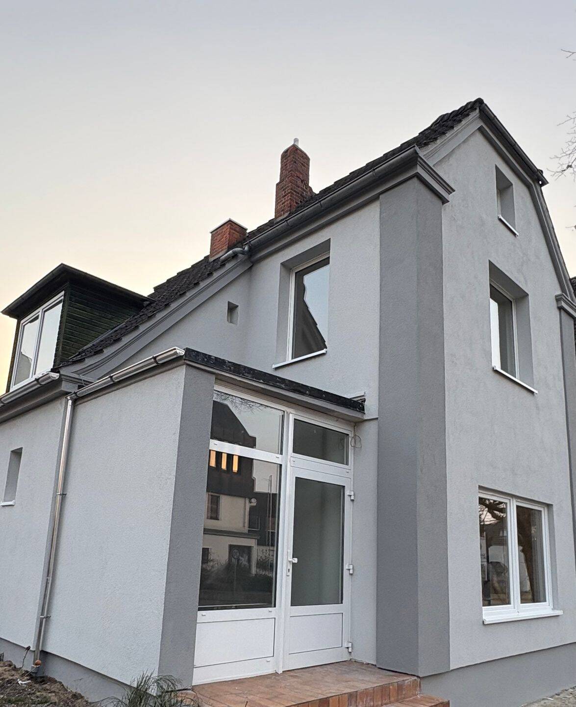 Renoviertes Einfamilienhaus mit Terrasse in Lübeck-Schlutup, 23568 Lübeck (Schlutup Sankt Gertrud)