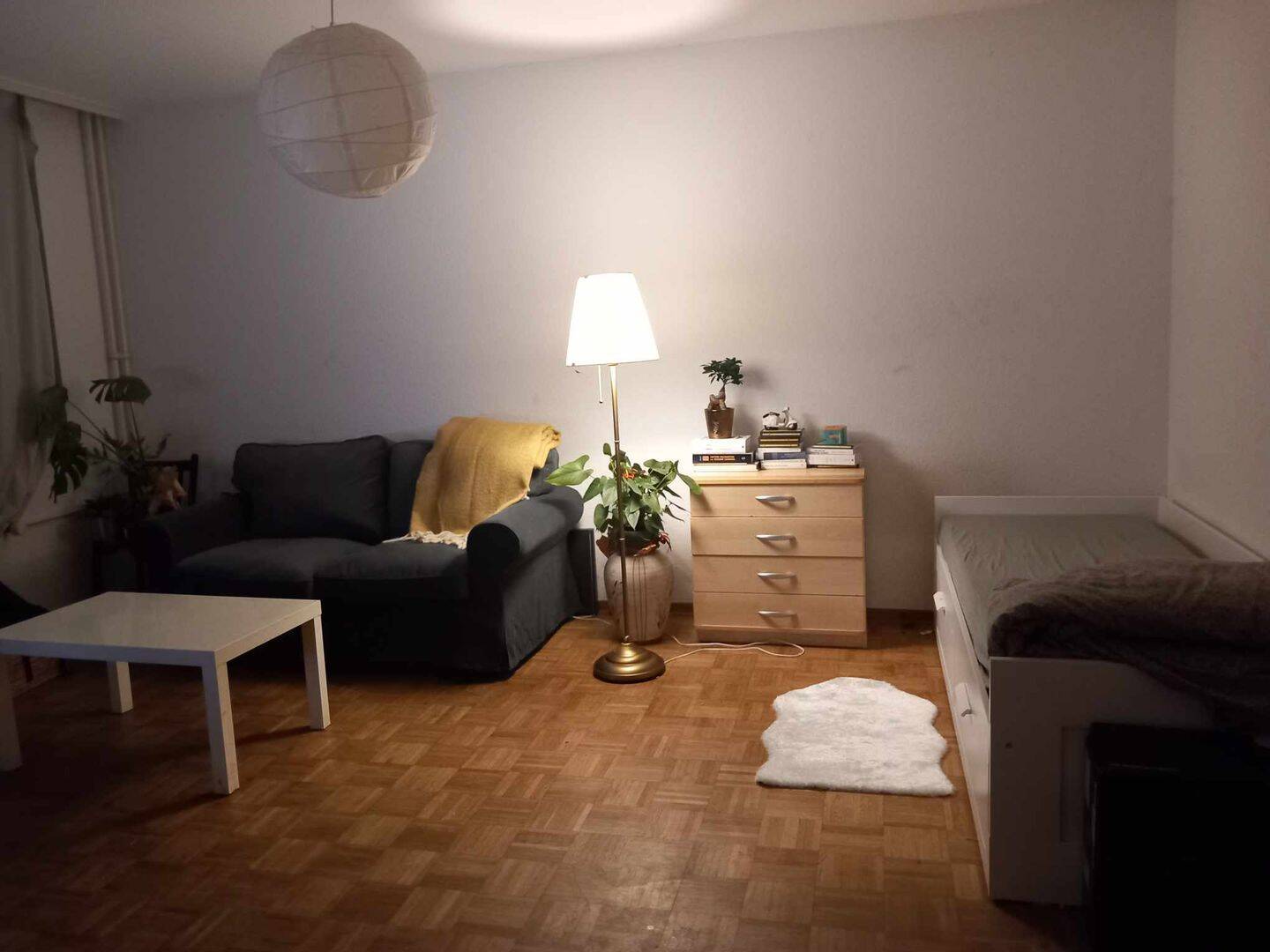 Ab dem 5. August 2026. bis September 31. Ein möbliertes WG Zimmer am Lister Platz in Hannover verfügbar. 2 Minuten vom Hauptbahnhof Hannover entfernt, 30163 Hannover