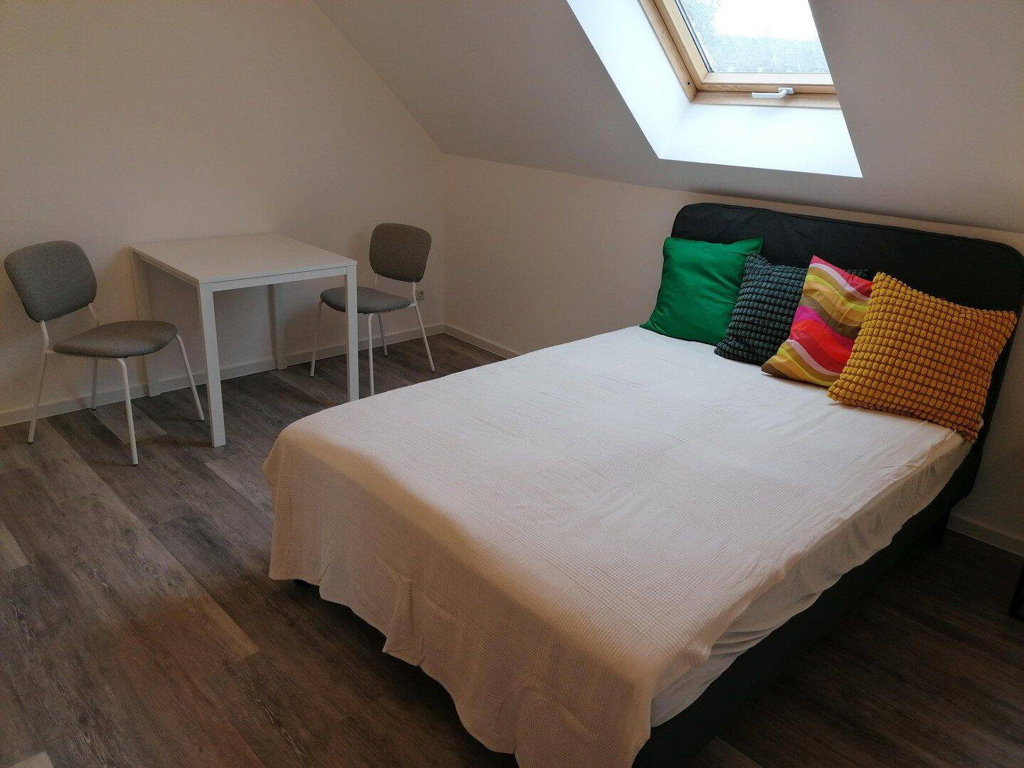 KEINE FAMILIEN!! WG Zimmer in top Lage Nähe Köln in Leverkusen-Opladen City Erstbezug, 51379 Leverkusen (Opladen)