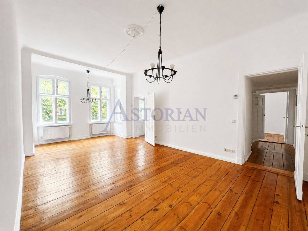 Bezugsfrei! Altbaucharme mit Gestaltungspotenzial – 2,5 Zimmer im Herzen von Friedrichshain, 10247 Berlin (Friedrichshain-Kreuzberg Friedrichshain Prenzlauer Berg)