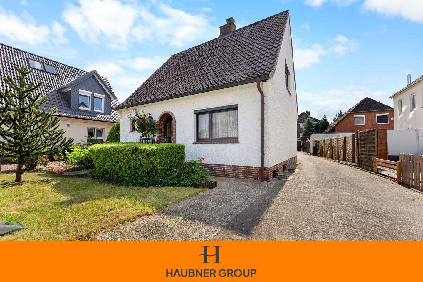 Einfamilienhaus mit Garagen & Gewerbeeinheit – Wohnen und Einnahmen auf einem Grundstück, 27751 Delmenhorst