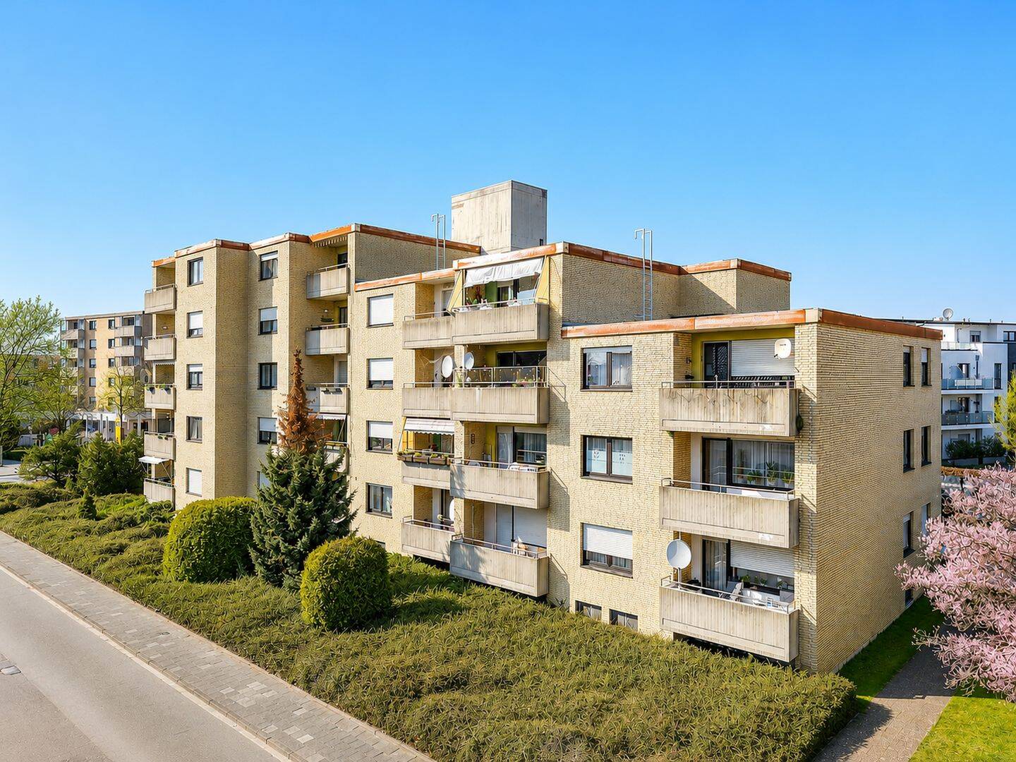 Investmentobjekt mit 25 Wohneinheiten in zentraler Lage – Voll vermietet & gepflegt, 33161 Hövelhof