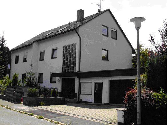 Lichtdurchflutetes Wohnglück im Ergeschoss, 3 Zimmer Wohnung mit Terrasse und XXLGarten, 90556 Cadolzburg