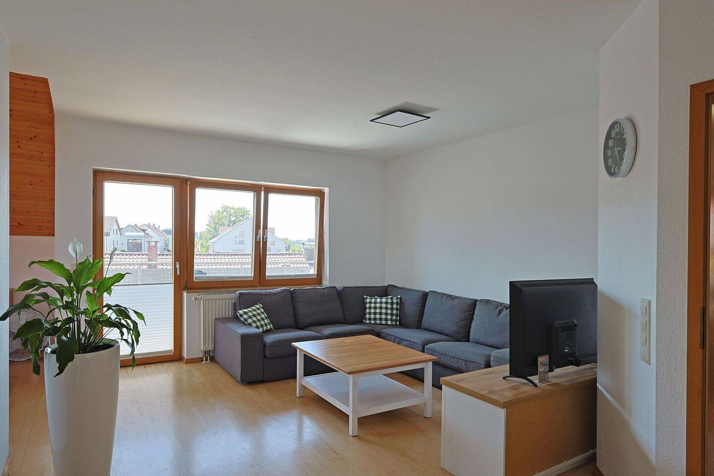Großzügige 4,5-Zimmer-Maisonette-Wohnung mit Balkon, 71032 Böblingen