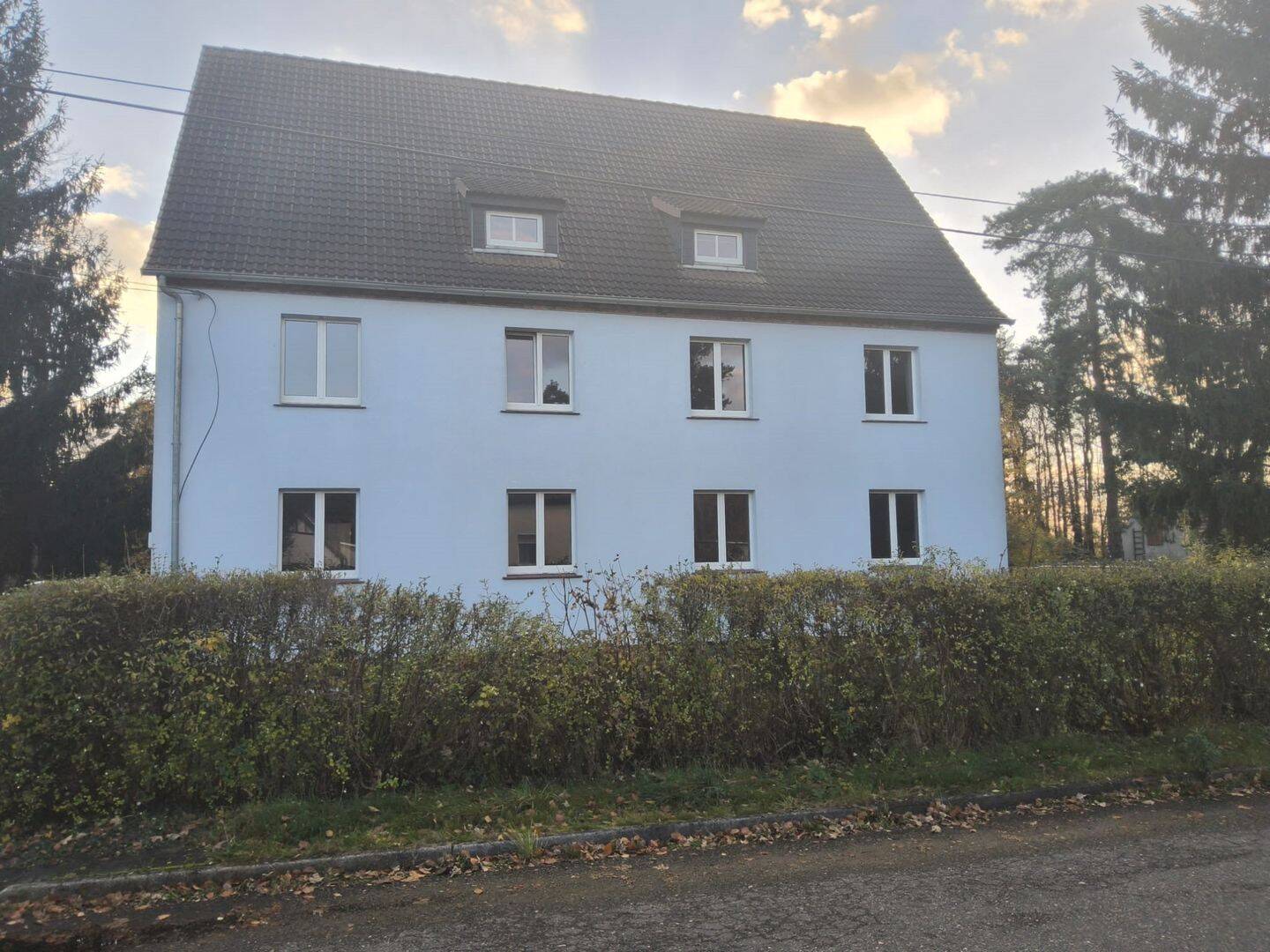 Mehrfamilienhaus mit 6 Wohneinheiten – Mehrgenartionenhaus, 2994 Bernsdorf