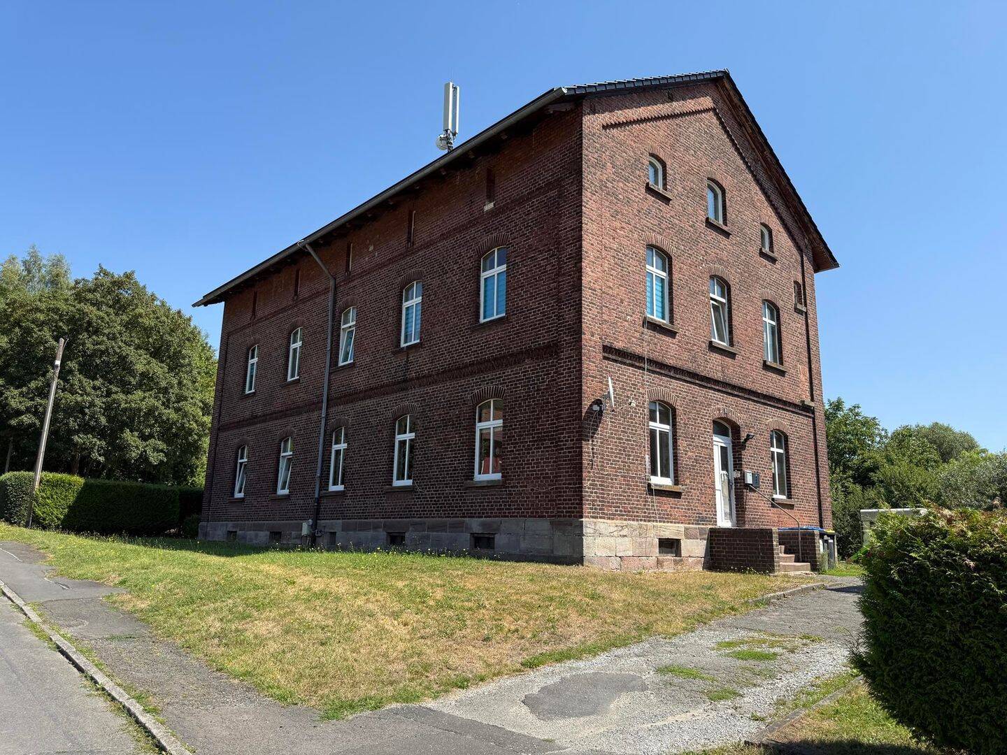 Historisches 4-Familienhaus mit Nebengebäude und PV-Anlage, 37235 Hessisch Lichtenau