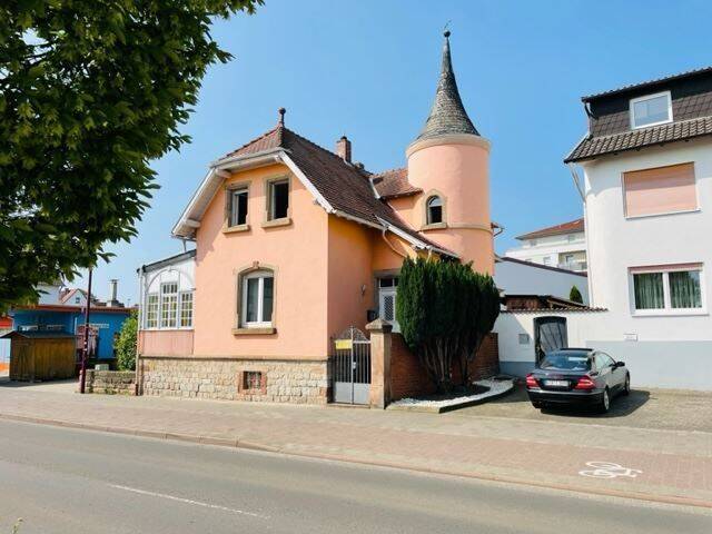 EUPORA® Immobilien: “Türmchenhaus mit Flair” in Kirchheimbolanden., 67292 Kirchheimbolanden