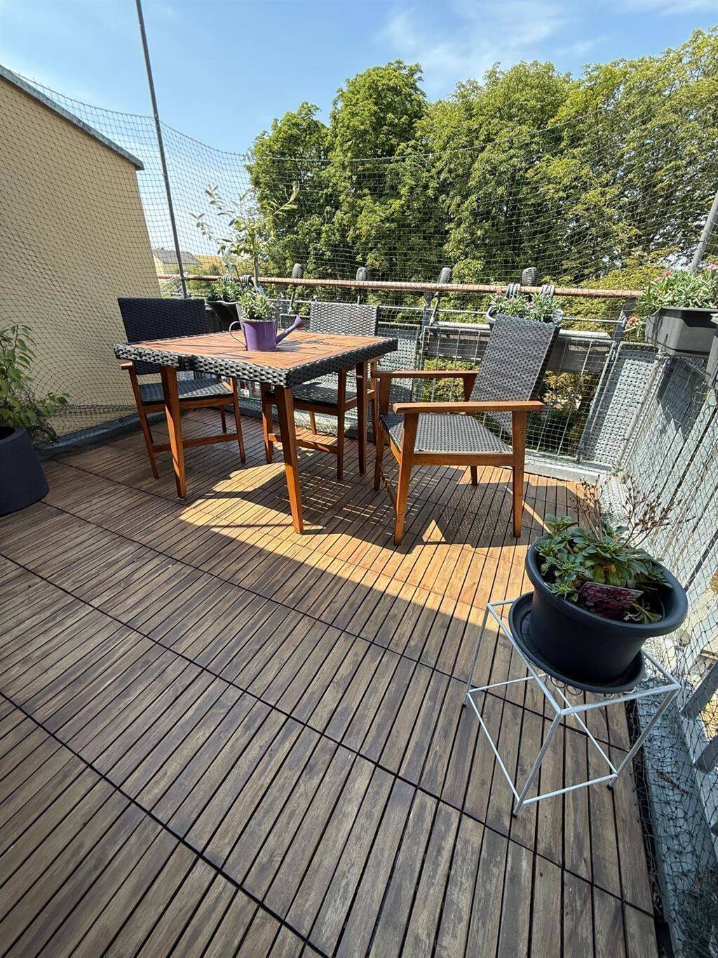 Neumodernisierte DG 4,5-Zi. mit Dachterrasse, EBK und Tiefgarage in ruhiger & gehobener Lage, 9232 Hartmannsdorf