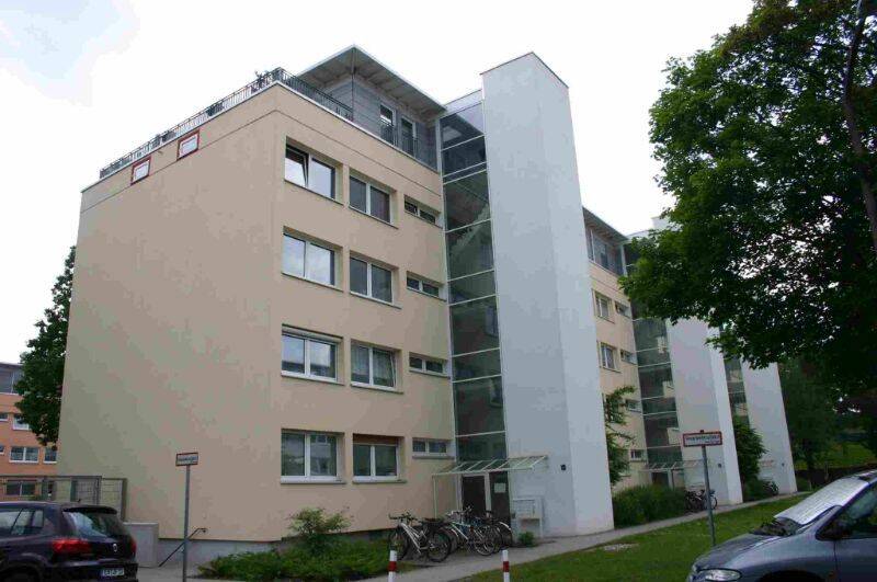 Familientraum in Erlangen mit EBK und Aufzug!, 91058 Erlangen (Bruck Eltersdorf Erlangen-Süd Sebaldussiedlung Tennenlohe)