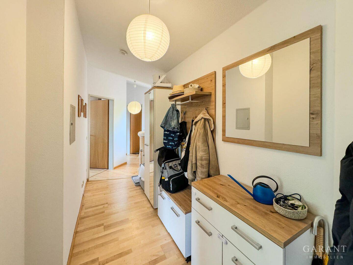 Charmante 3 Zimmer-Dachgeschosswohnung mit zwei Balkonen in ruhiger Bestlage von München-Bogenhausen, 81929 München (Bogenhausen Trudering-Riem)