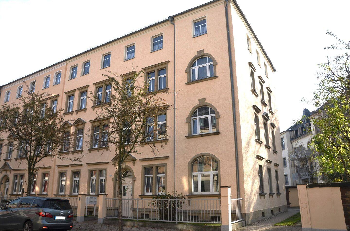 Voll möblierte 3-Zimmer Wohnung mit Balkon in perfekter, ruhiger Lage!, 1129 Dresden (Hellerberge Pieschen-Nord/Trachenberge Trachau)