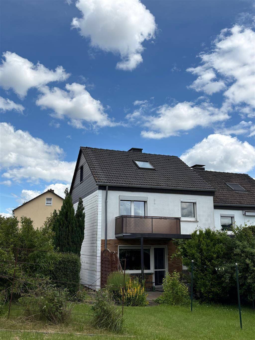 Sonnenverwöhntes 5 Zimmer Reihenendhaus für Familienidylle mit Herkulesblick, Traumgarten und Garage – Ihr Familiennest mit Charakter am Jungfernkopf, 34128 Kassel (Harleshausen Jungfernkopf Kirchditmold)