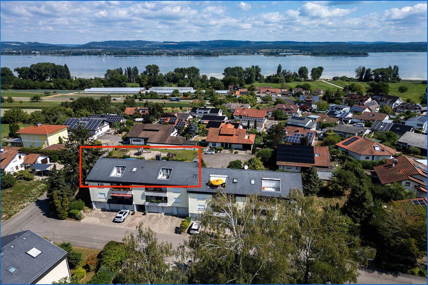 Außergewöhnliche 4,5 Zi.- Dachgeschosswohnung mit herrlicher Seesicht, 4 Terrassen und Garage!, 78343 Gaienhofen