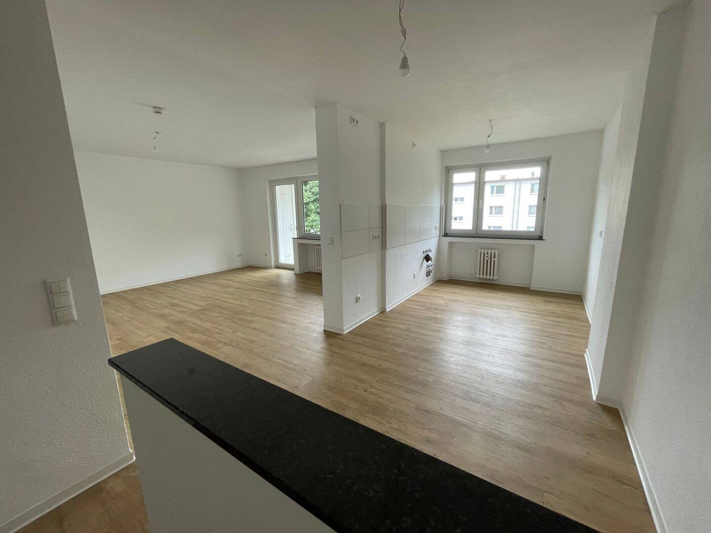 Bezgusfertige Wohnung mit offener Küche, 47169 Duisburg (Aldenrade Fahrn Marxloh Röttgersbach Wehofen)