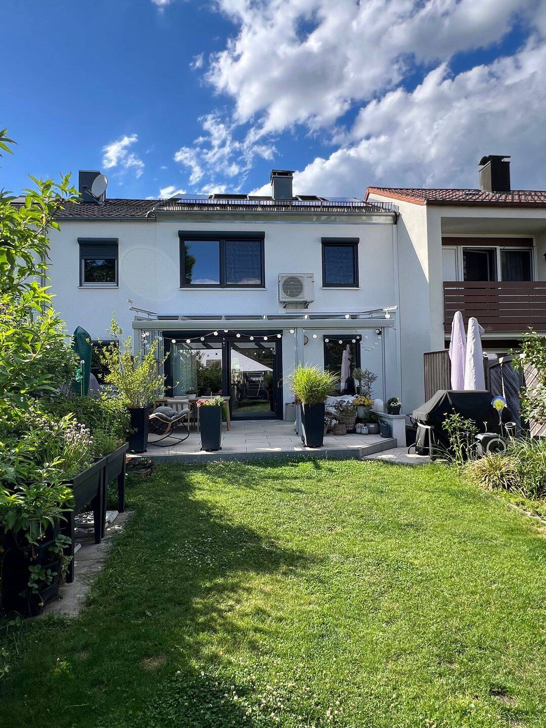 komplett renoviertes Reihenmittelhaus mit Photovoltaik und EBK, 90473 Nürnberg (Langwasser)