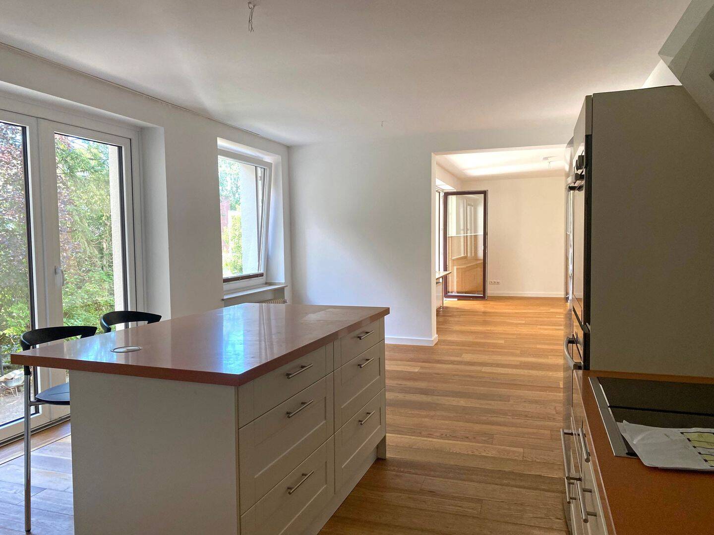 Interessante 6 Zimmer-Wohnung mit einer West-Loggia, 22609 Hamburg (Altona Groß Flottbek Nienstedten Osdorf Othmarschen)
