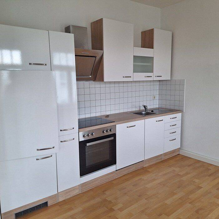 gemütliche Dachgeschosswohnung mit Einbauküche und einen Monat Kaltmietfrei!!, 9126 Chemnitz (Altchemnitz Bernsdorf Gablenz Lutherviertel Sonnenberg)