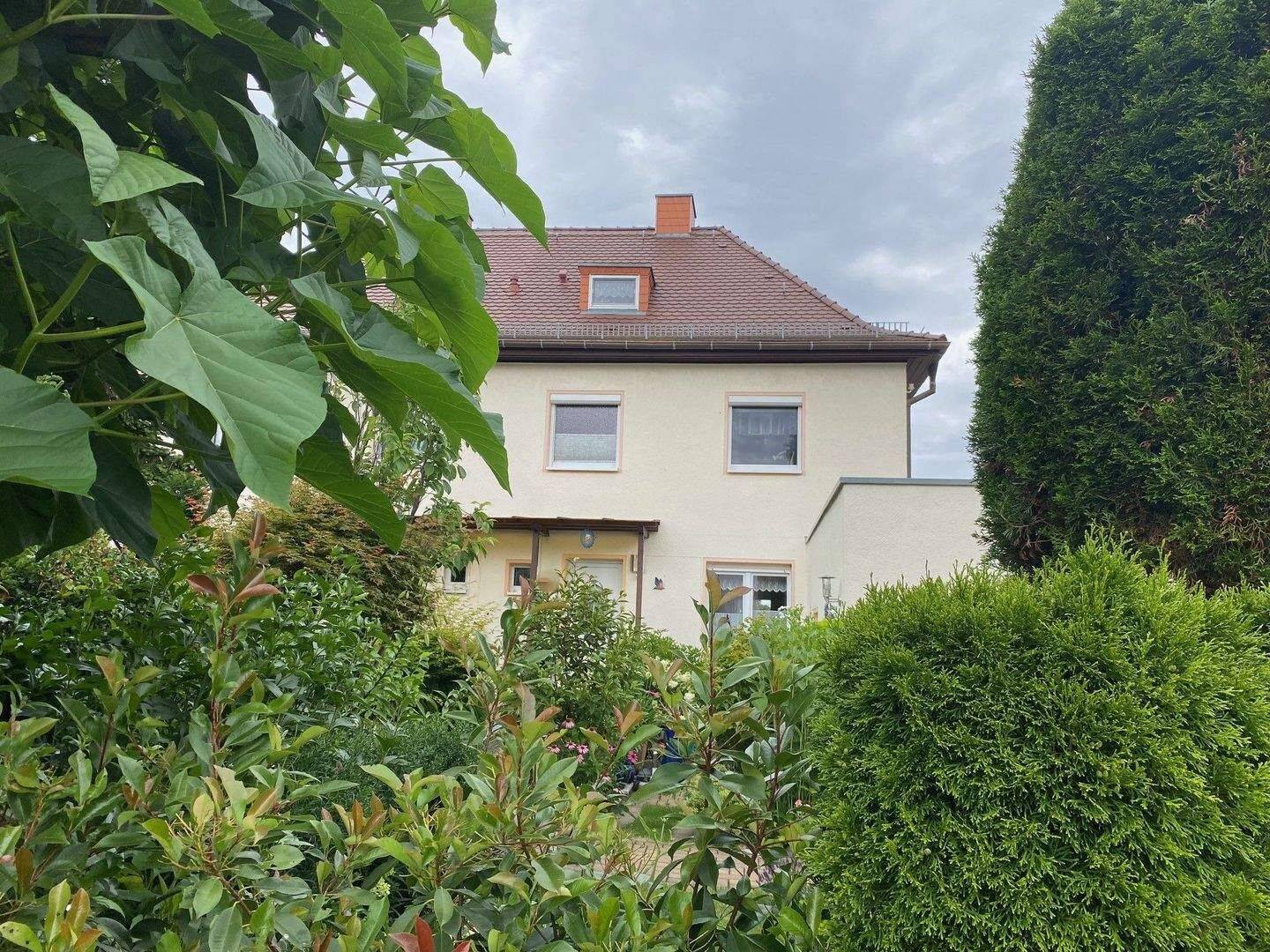Diskrete Vermarktung- Gepflegte Doppelhaushälfte mit Garage, in bester Wohnlage des Ostviertels von Gera., 7545 Gera (Bieblach Innenstadt Ostviertel Pforten Untermhaus)