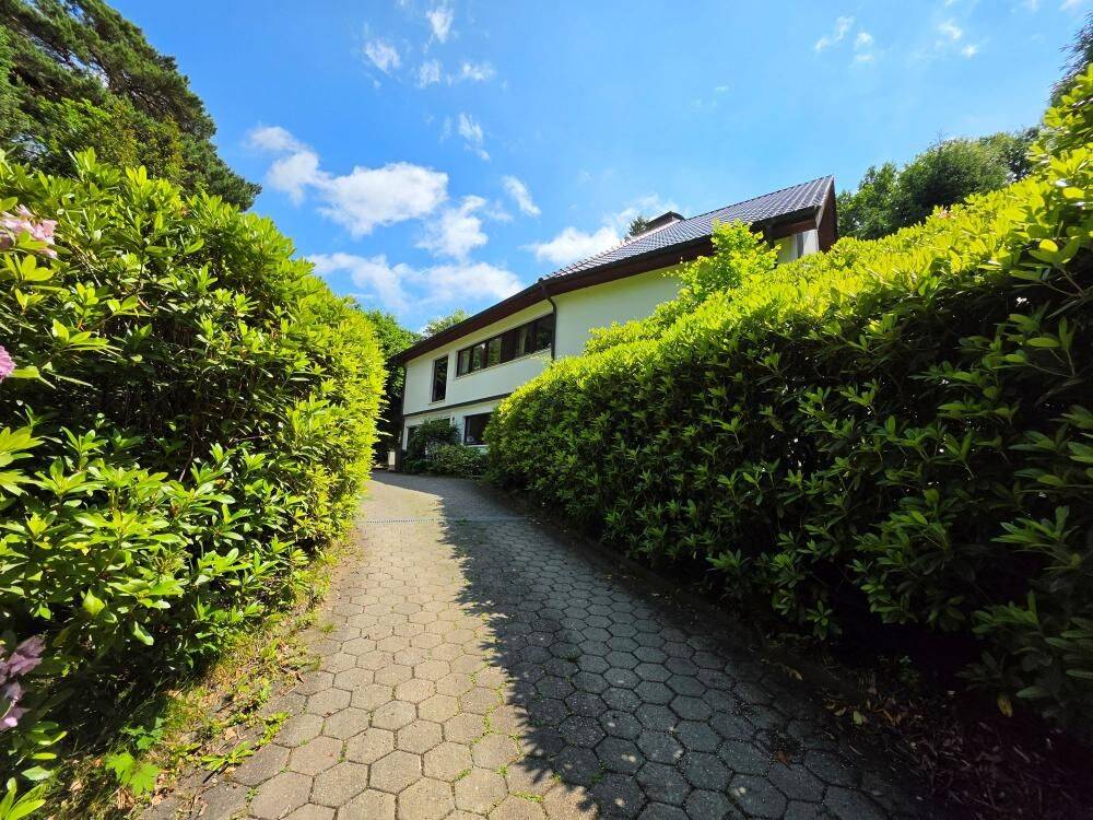 Einfamilienhaus mit Einliegerwohnung in Eißendorf, 21077 Hamburg (Harburg)