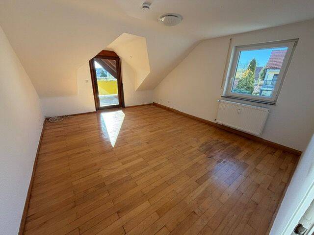 Schöne helle 4 Zim. Dachgeschoss-Wohnung mit Loggia in einem 3 Parteienhaus in Rothenburg zu vermieten!, 91541 Rothenburg ob der Tauber