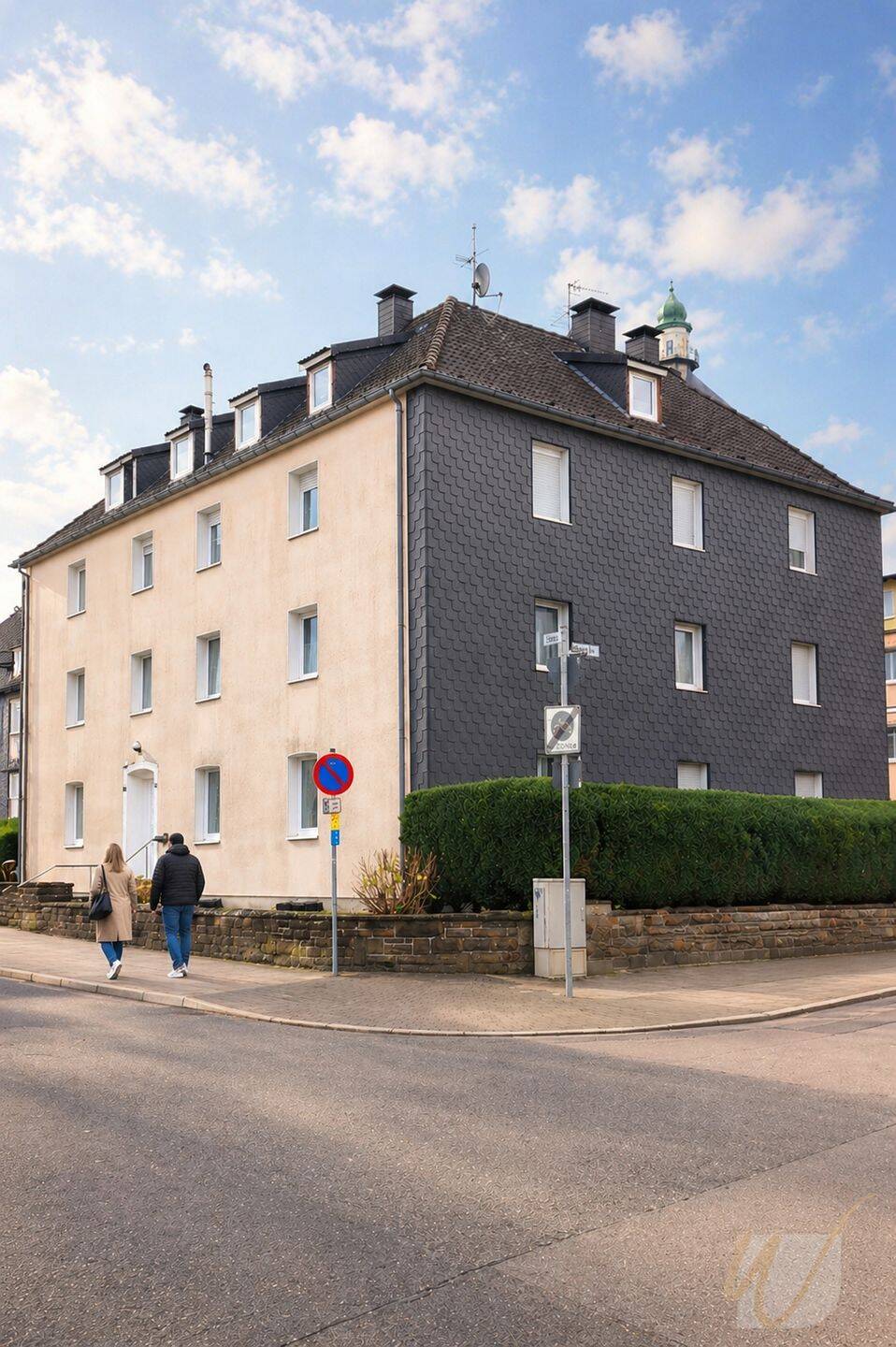 Seltene Gelegenheit: Großzügige 5-Zimmer-Dachgeschosswohnung mit Stellplatz unc ca.119m² Wohnfläche, 42551 Velbert