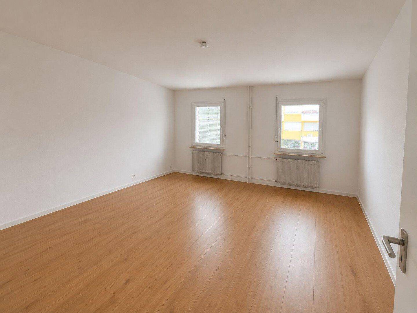 Erstbezug nach Kernsanierung: 2,5-Zi.-Wohnung mit Balkon und Tiefgarage (+Aufzug), 79576 Weil am Rhein