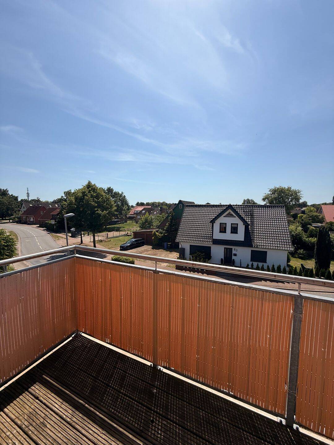 Wohnen in Elbnähe: Helle 3-Zimmer-Dachgeschosswohnung mit Balkon, 21436 Marschacht
