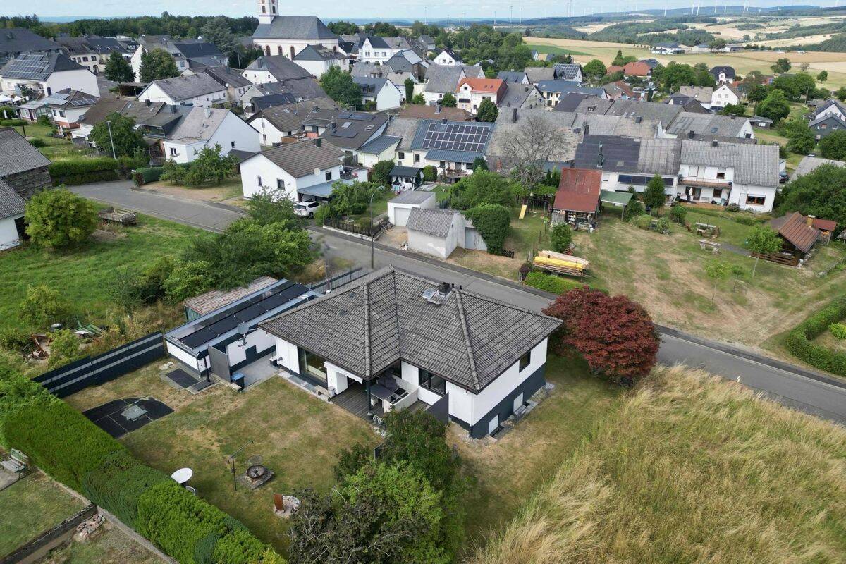 Ihr neues Zuhause – Einfamilienhaus in guter Lage von Beuren, 54413 Bescheid