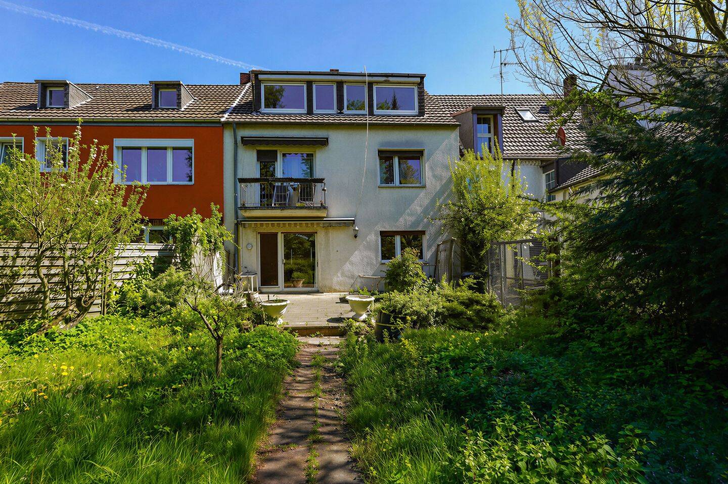 Wohnen am Angerbach | unvermietetes Mehrfamilienhaus auf einem großen Grundstück in Angermund, 40489 Düsseldorf (Angermund Kaiserswerth Kalkum Lohausen Wittlaer)