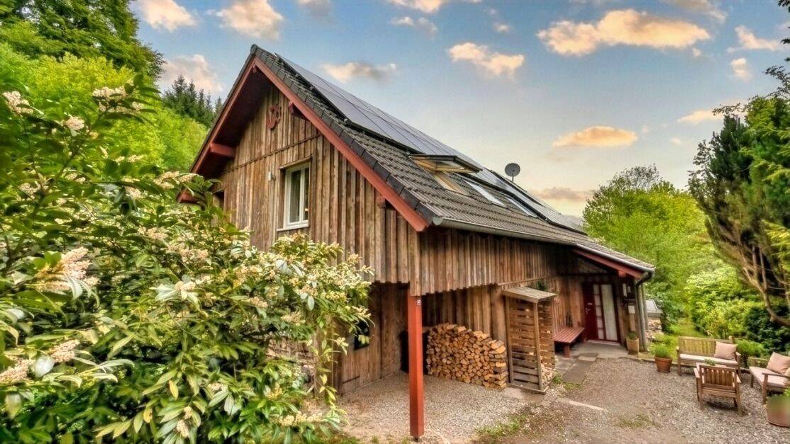 Einzigartiges Wohlfühlhaus in der Eifel – Naturnah, vielseitig, energetisch saniert, 53925 Kall