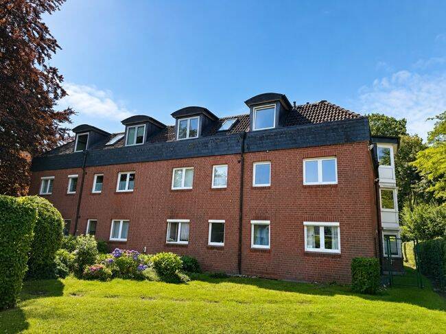 Helle 2-Zimmer-Wohnung mit Tiefgaragenstellplatz in ruhiger Wohnlage