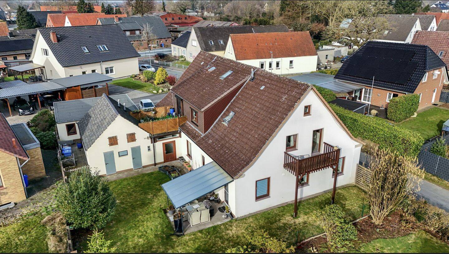 Frisch renovierte Erdgeschosswohnung mit Garten & überdachter Terrasse, 27619 Schiffdorf
