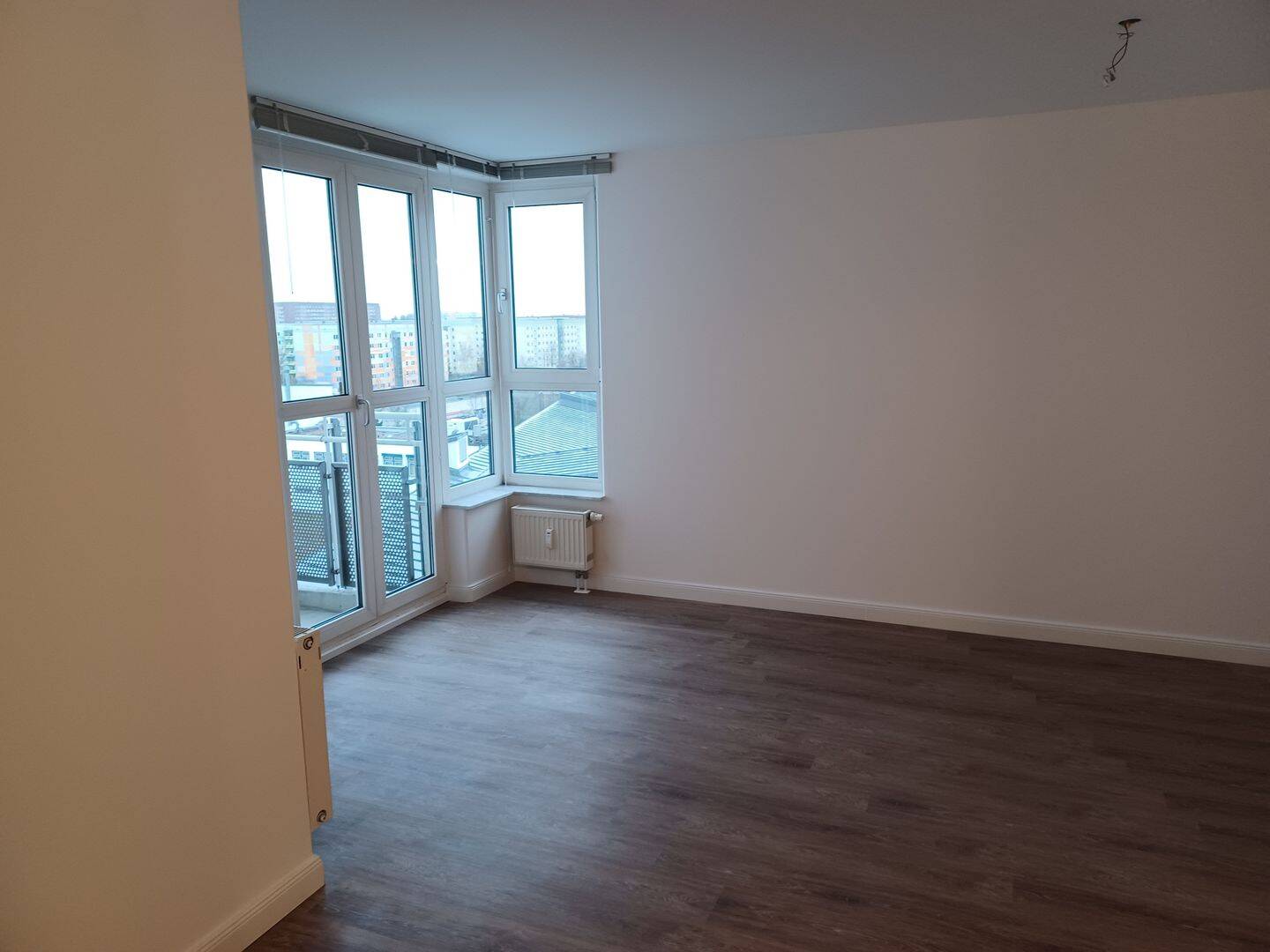 2-Raum-WE mit Süd-West Balkon & Tiefgaragen-Stellplatz, top Anbindung, Aufzug, Einbauküche, 4209 Leipzig (Grünau-Mitte Grünau-Nord Grünau-Ost Schönau)