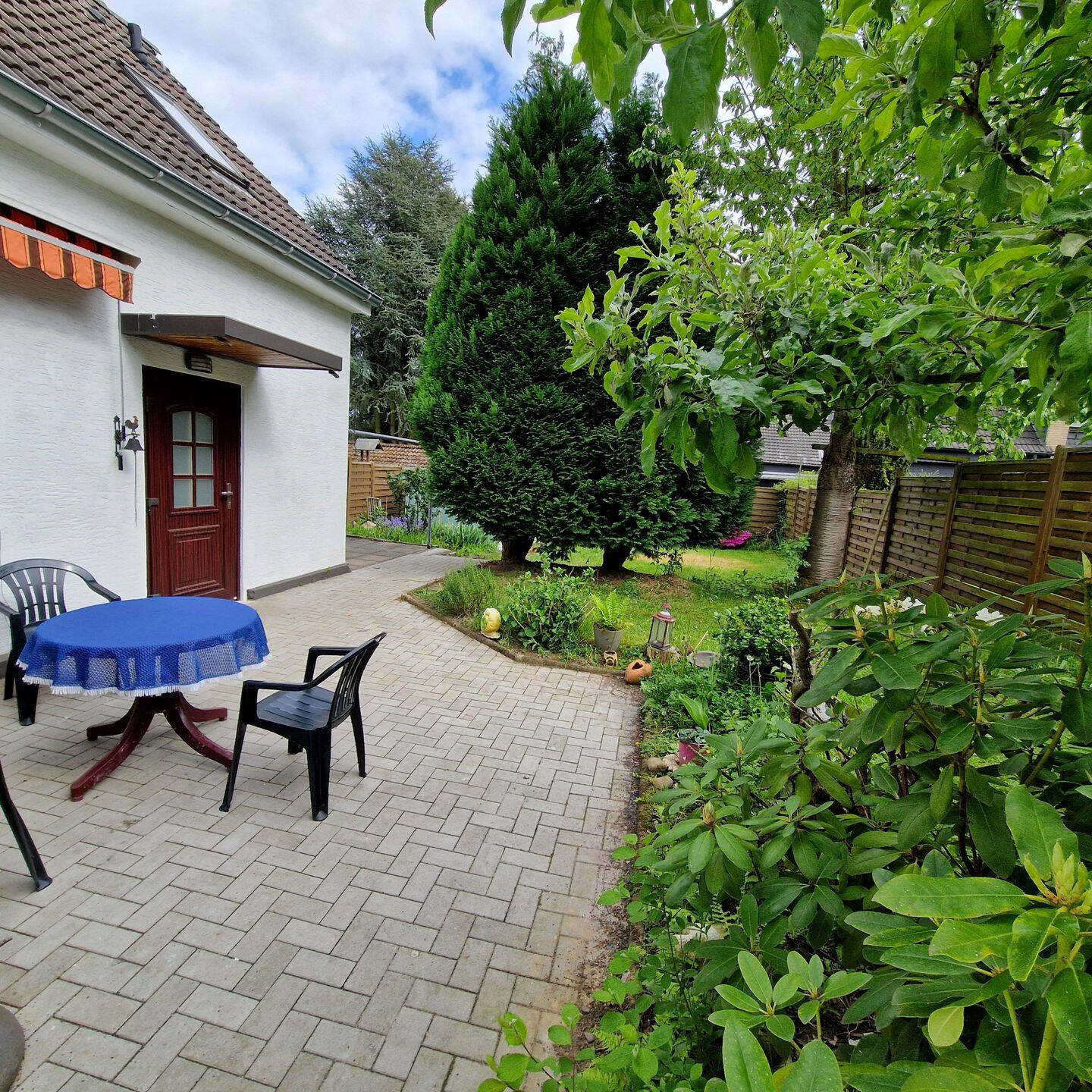 Provisionsfrei – Modernisierte & bezugsfertige Doppelhaushälfte mit Garten in ruhiger Lage von Witten-Bommern, 58452 Witten