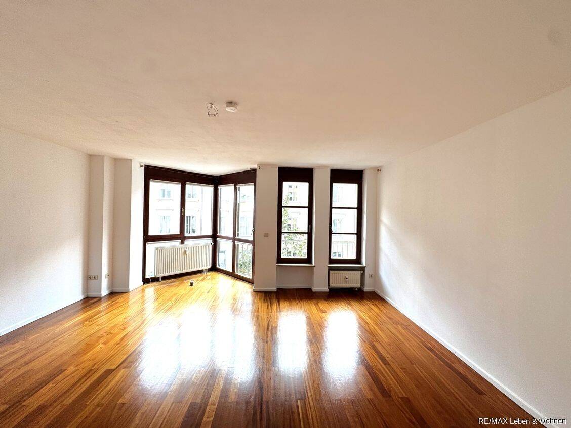 Moderne 3 Zimmerwohnung in Bestlage – Adalbertstr- zu vermieten . Befristet 16 Monate !, 80799 München (Maxvorstadt Schwabing-Freimann Schwabing-West)