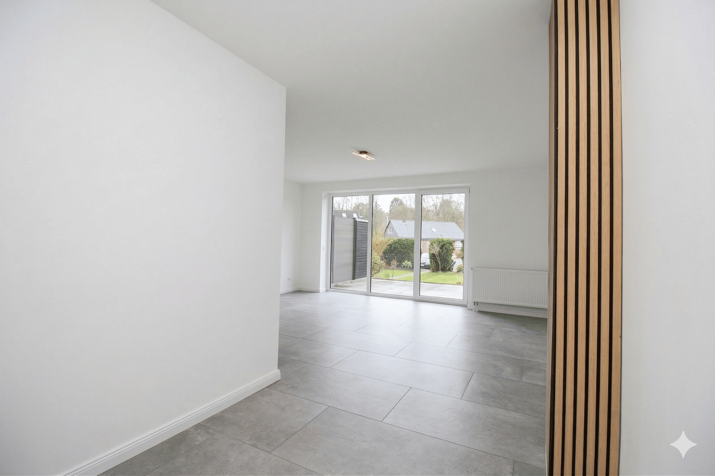 Erstbezug nach Sanierung: Großzügiges Reihenhaus mit Garten und Terrasse in Bremen-Horn, 28359 Bremen (Horn Lehe)