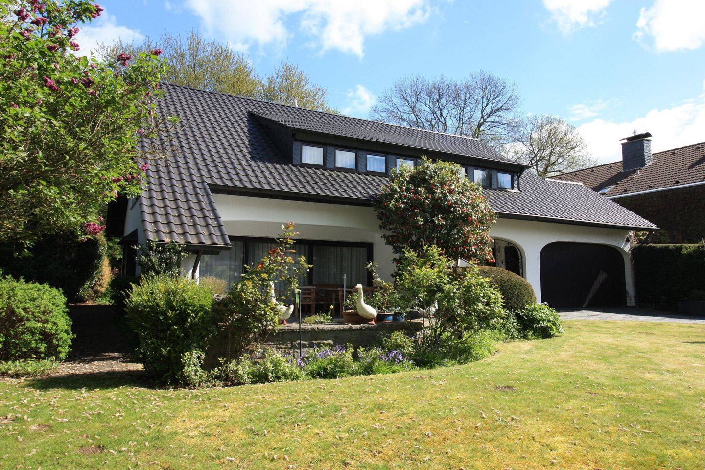 VILLA IN GEFRAGTER LAGE!, 40883 Ratingen
