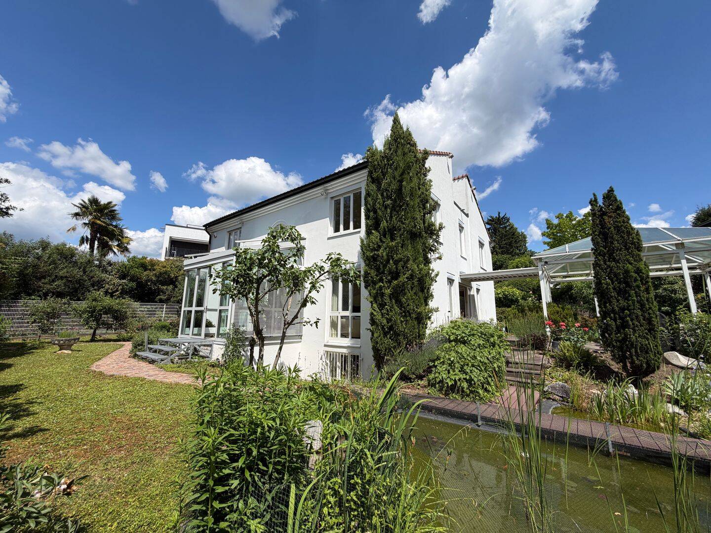 Exklusive Architektenvilla in Panoramalage am Leuselhardt auf Traumgrundstück mit Garage, Wärmepumpe,  PV Anlage u.v.m., 79540 Lörrach