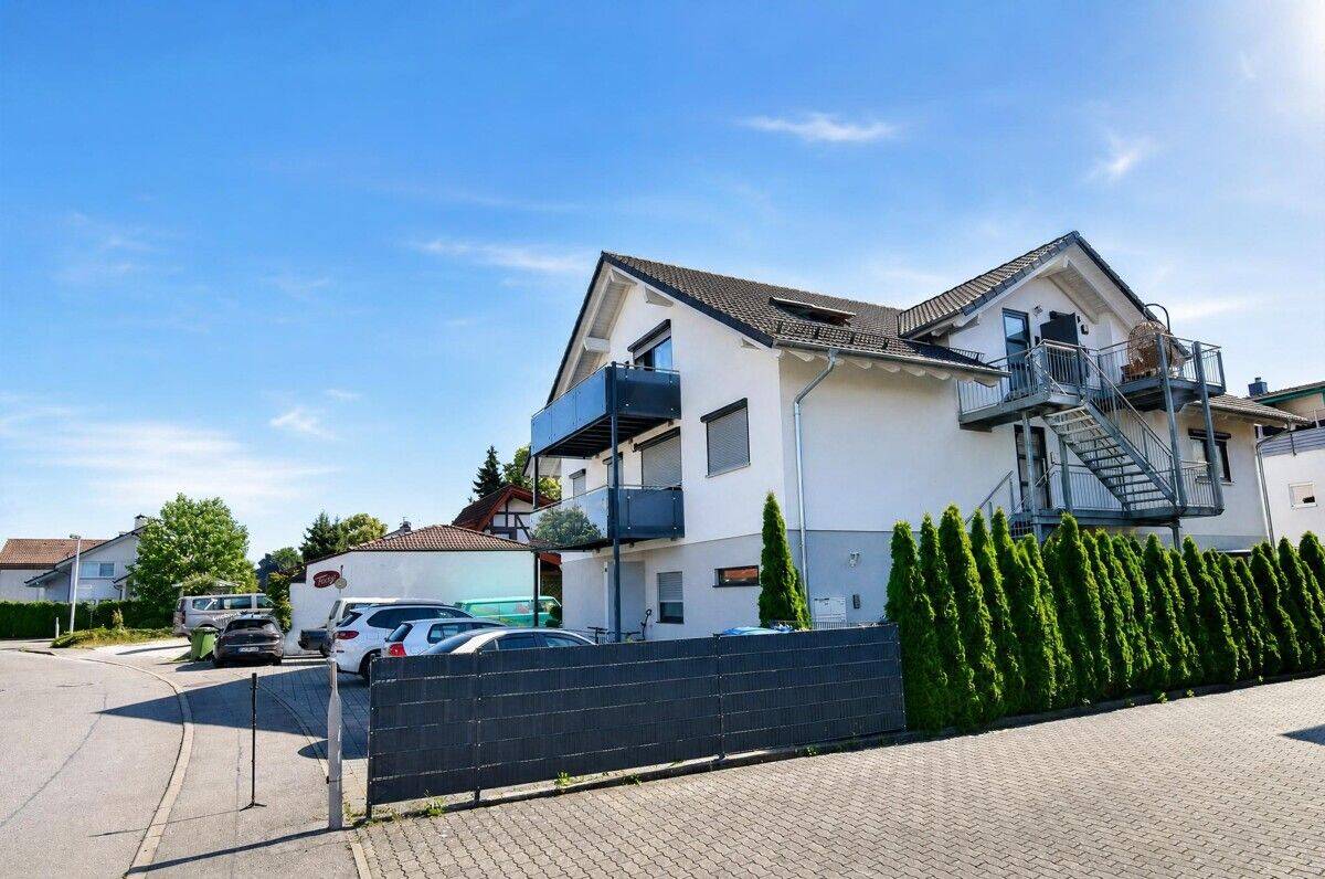 TOP moderne Dachgeschosswohnung mit Balkon – ca. 58 m² – 1 Stellplatz, 88074 Meckenbeuren