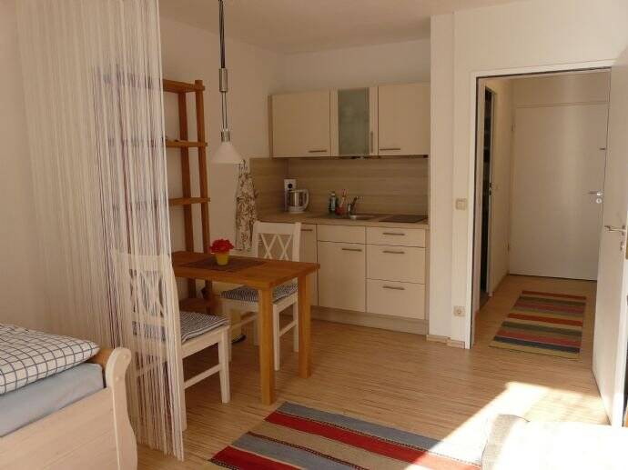 City-Apartment erster Stock mit großer Dachterrasse Domviertel möbliert, 86152 Augsburg (Innenstadt)