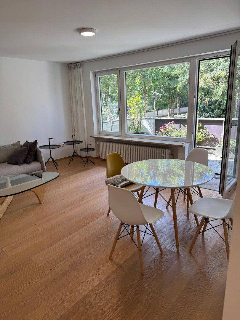 Hochwertig renovierte 2-Zimmer Wohnung mit großem Balkon, 81925 München (Bogenhausen)
