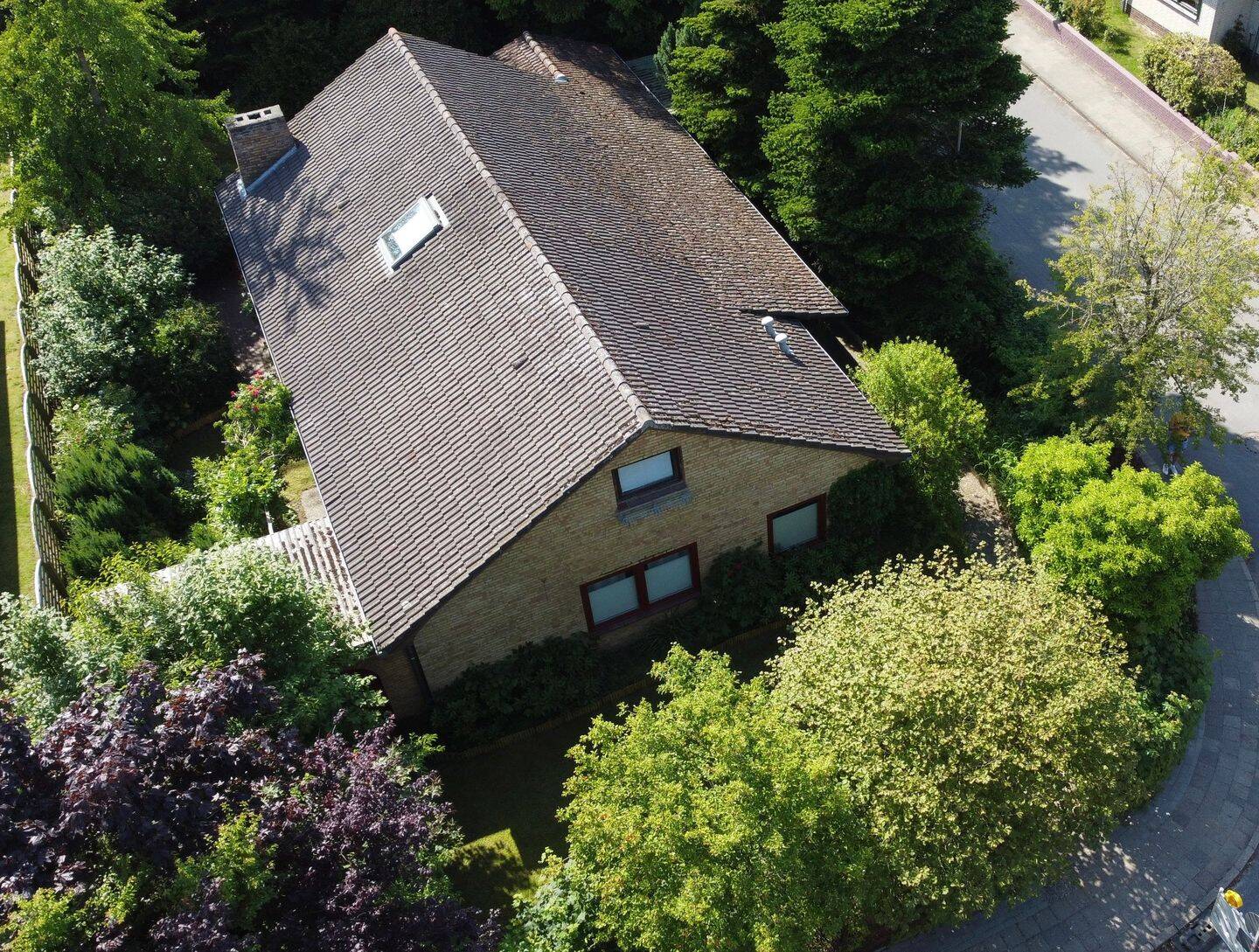 Hyggeliges kleines Wohnhaus mit Carport und blickdichtem grünen Garten im Zentrum der Stadt, 25821 Bredstedt