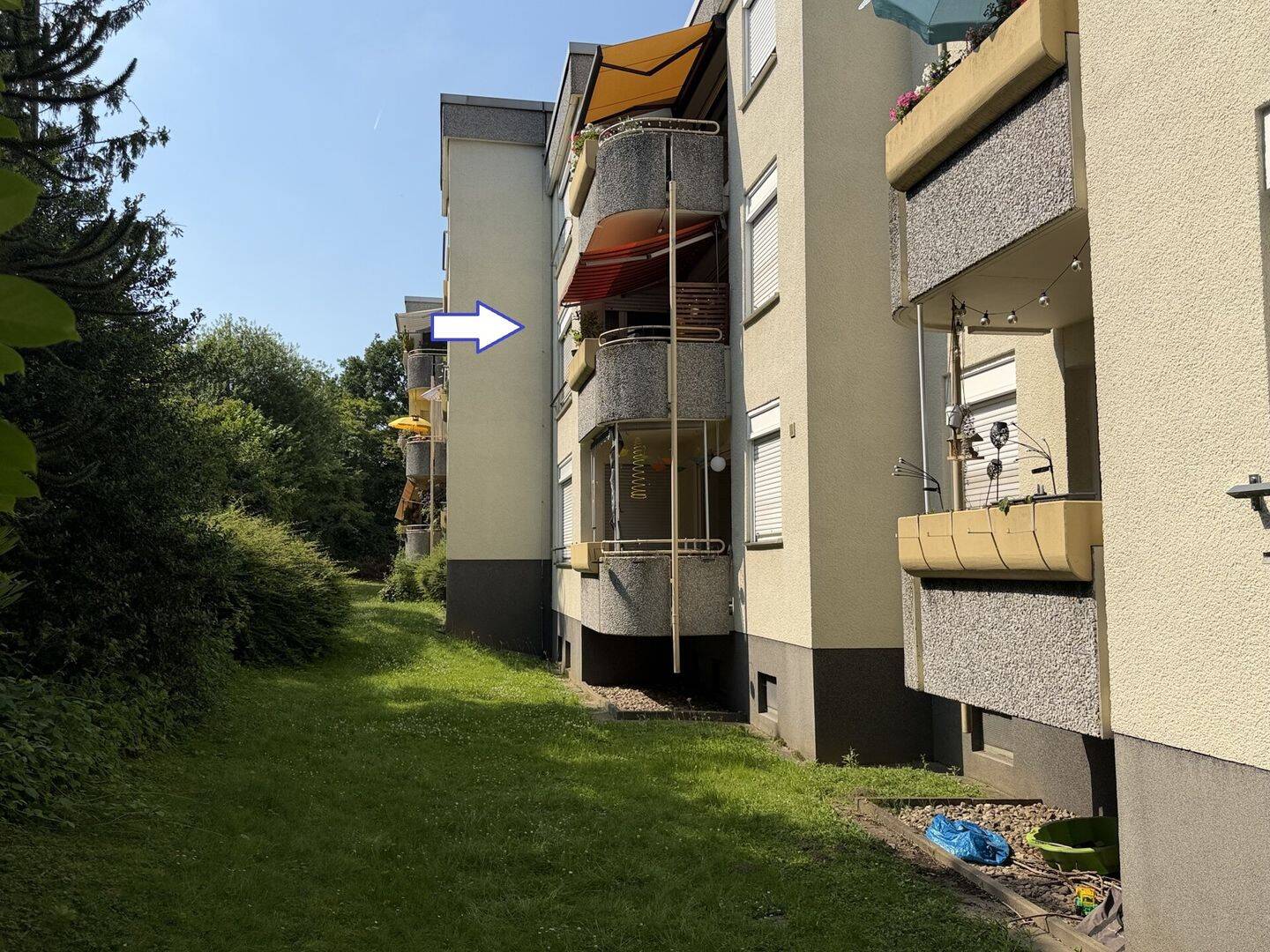 Hören, wie es steht! 3-Zimmer-Mietwohnung direkt am Dortmunder Stadion, 44139 Dortmund (Brünninghausen Mitte)