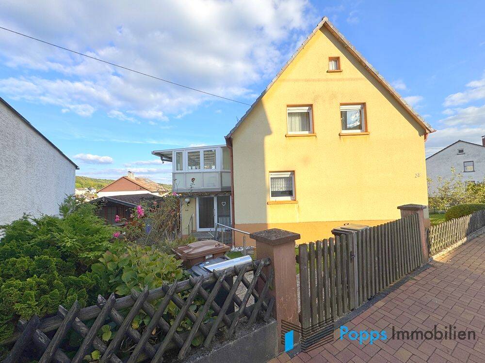 Geräumiges Einfamilienhaus mit Garten, Werkstatt und Wintergarten, 65779 Kelkheim (Taunus)
