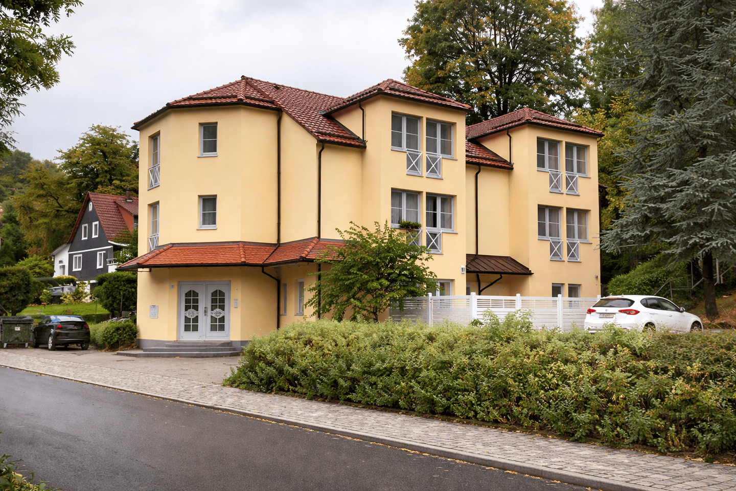Ruhige 3-Zimmer-Wohnung in gepflegtem 6-Familienhaus, 98527 Suhl (Suhl)