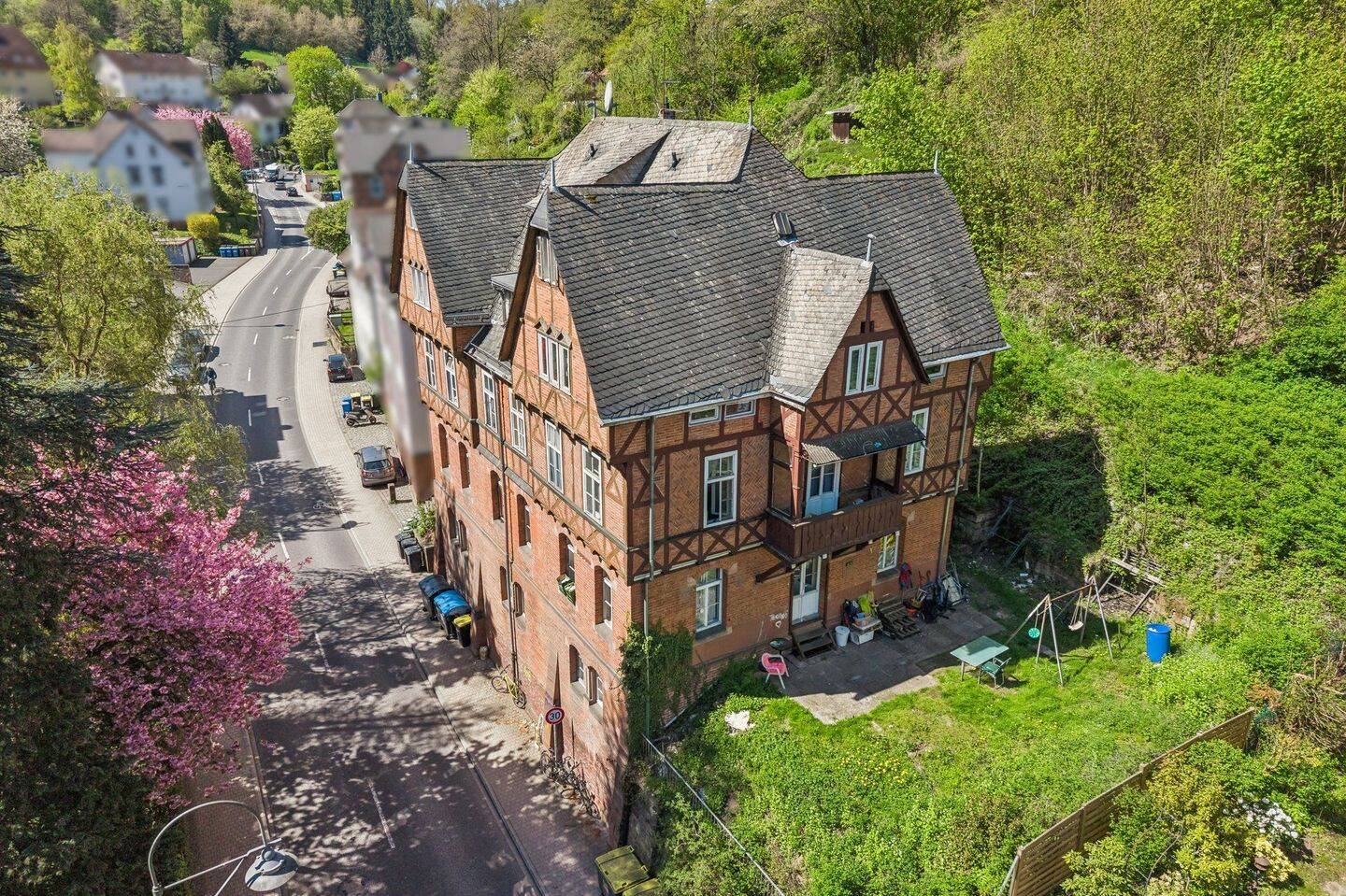 Mehrfamilienhaus mit Apartmentstruktur in zentraler, grüner Lage von Marburg, 35037 Marburg