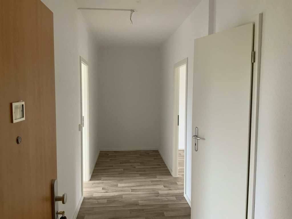 Frisch sanierte 3-Zimmerwohnung mit Balkon und Dusche im 1. OG., 4205 Leipzig (Grünau-Mitte Grünau-Nord Grünau-Siedlung Miltitz Schönau)