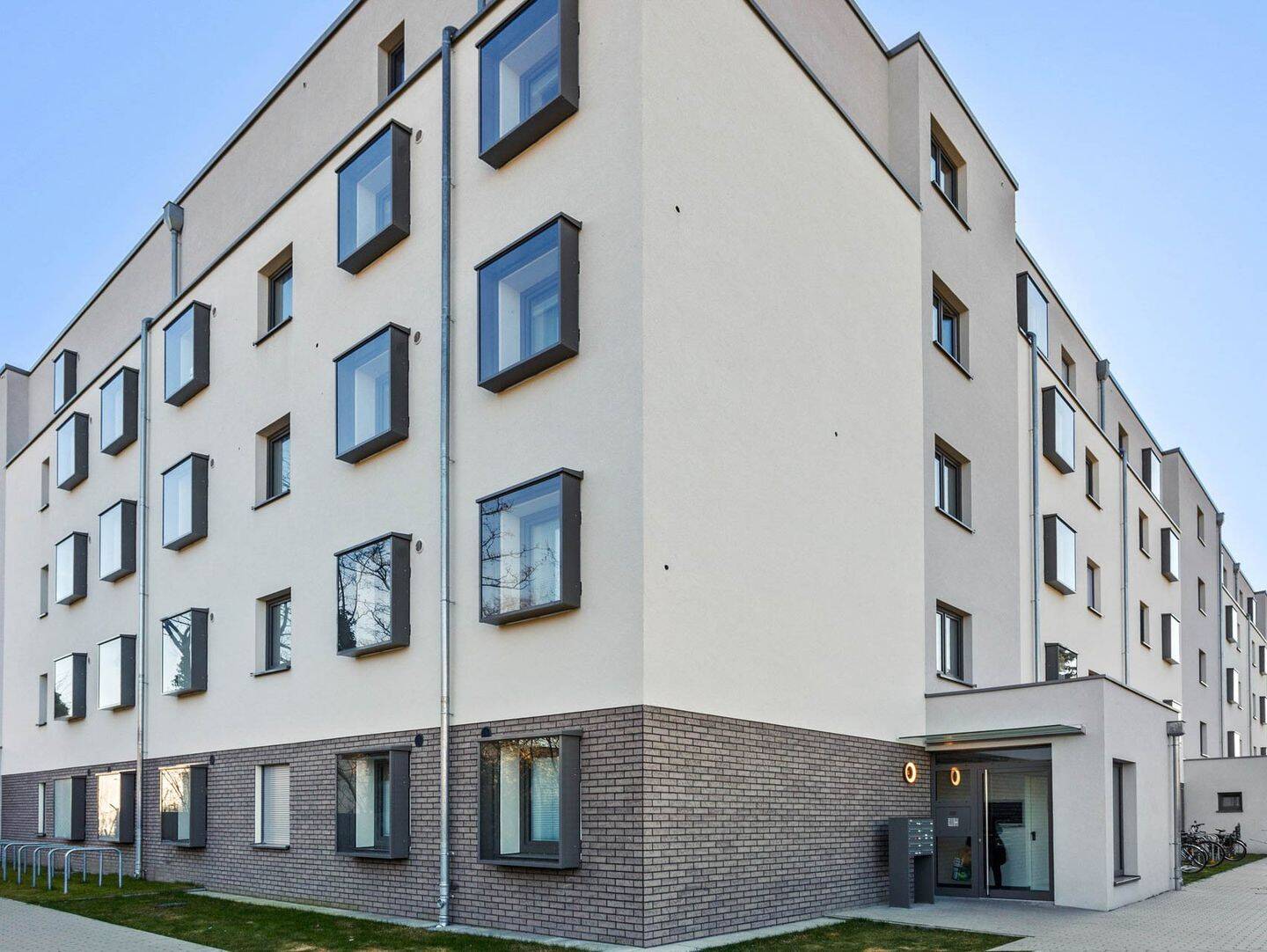Offene Küche und Terrasse – 2-Zimmer-Wohnung im LUI Spandau, 13581 Berlin (Spandau)
