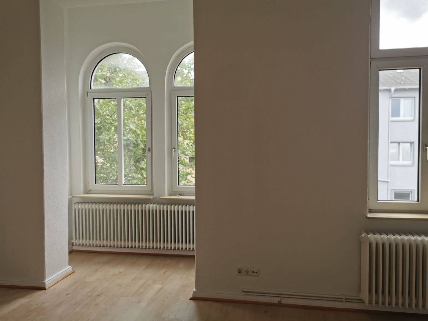 Schöne 4 Zi. Altbauwohnung nahe Bontekai sucht Nachmieter!, 26382 Wilhelmshaven (Bant Heppens Innenhafen Innenstadt Siebethsburg)