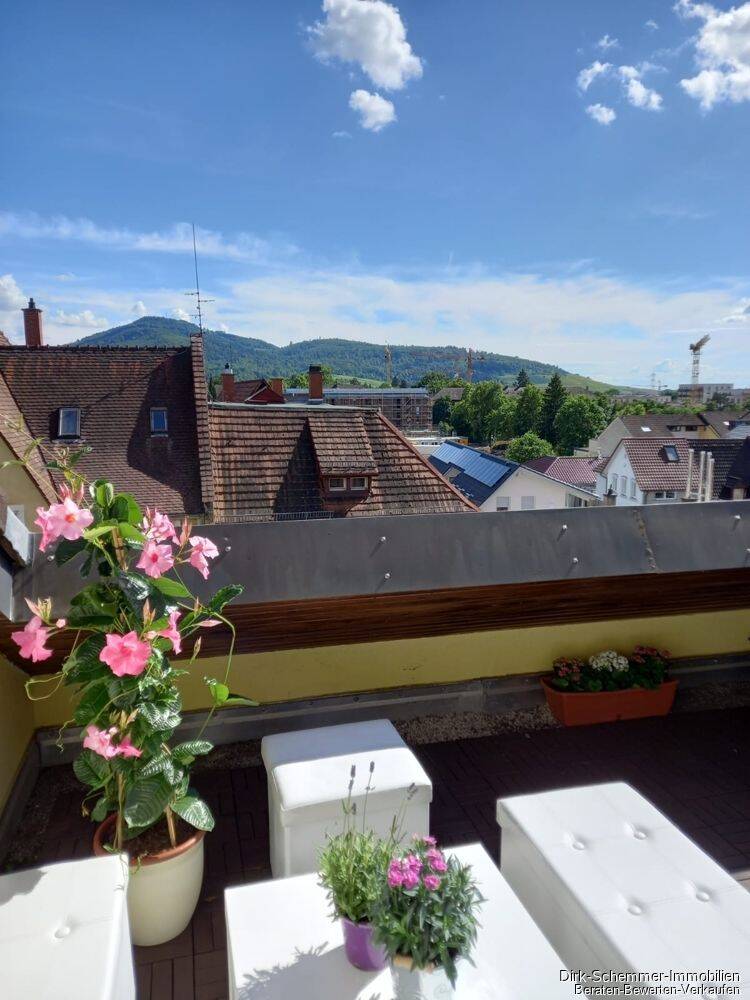 Gemütliche, helle 3 Zimmer Dachgeschoss Wonhnung mit Fernsicht, 79115 Freiburg im Breisgau